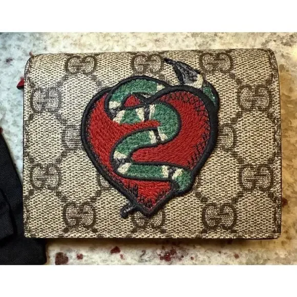 GUCCI Limited Edition GG Supreme Heart Snake Bifold Wallet - Picture 3 of 5